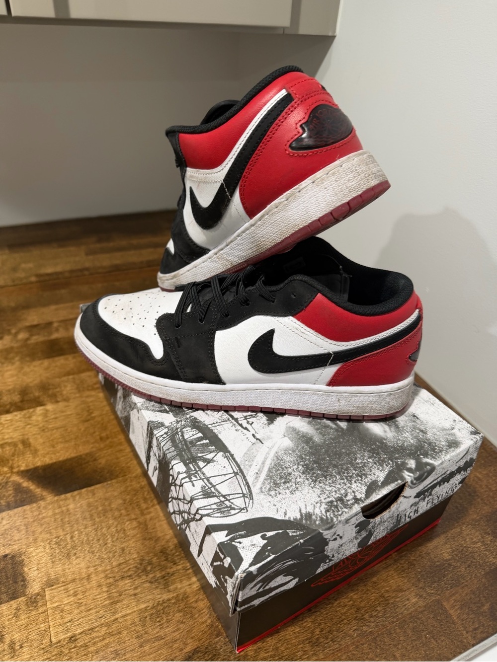 Nike Air Jordan Low-Top Sneakers - White, Black, Red
